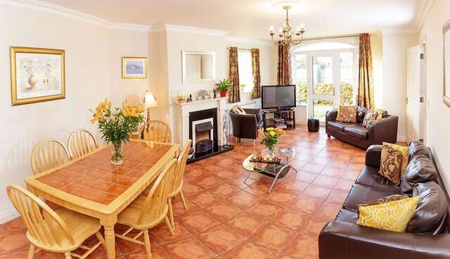 Дома для отпуска No 1 Killarney Holiday Village Vacation Home Килларни-11